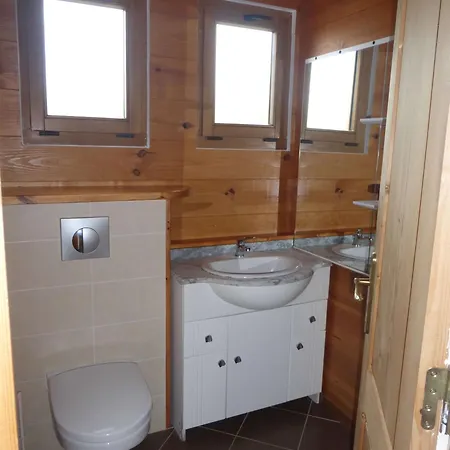 Orange - Piscine Partagee Guest house