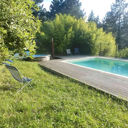 Orange - Piscine Partagee 2*
